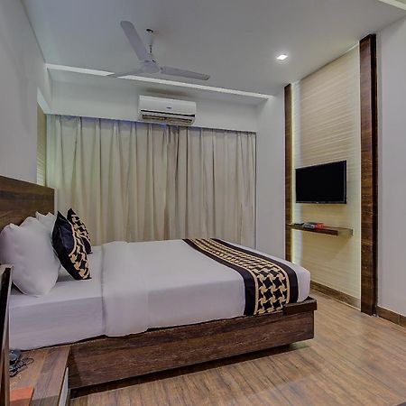 Oyo 78245 Collection O Hotel Crown Inn Navi Mumbai Exterior foto
