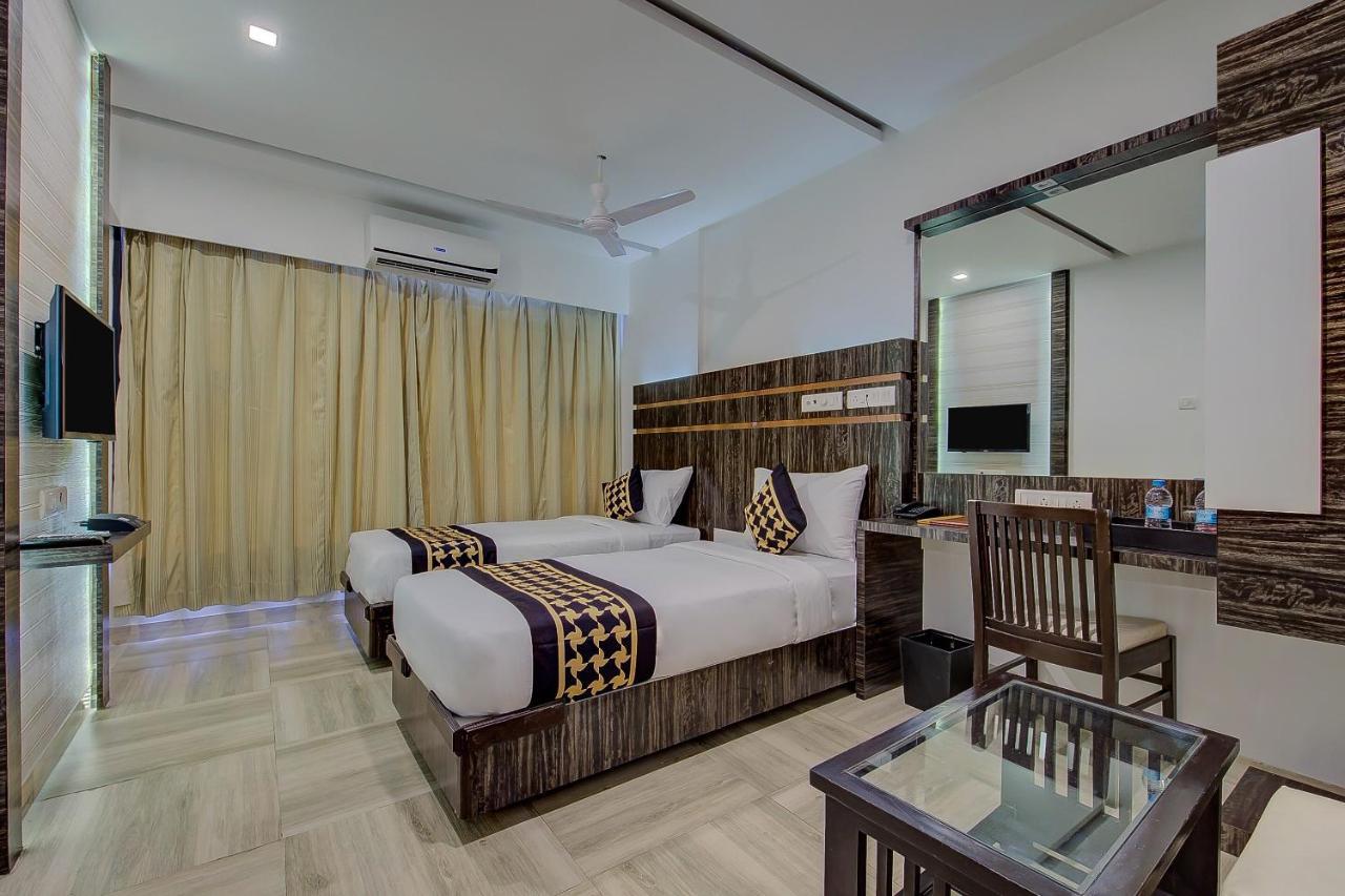 Oyo 78245 Collection O Hotel Crown Inn Navi Mumbai Exterior foto